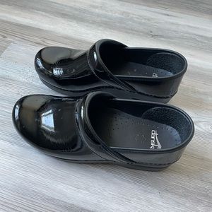 Dansko patent clogs size 39